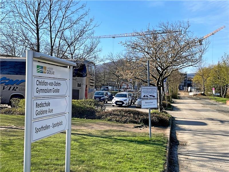 Schulzentrum Goldene Aue Schild