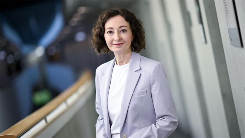 Verbraucherschützer: Social-Media-Schutz auch in Deutschland Schutzmaßnahmen wie Zeitlimits, nächtliche Sperren oder deaktivierte Benachrichtigungen können den Nutzungsdruck von Minderjährigen aus Sicht der Chefin des Bundesverbandes der Verbraucherzentralen, Ramona Pop, verringern. (Archivbild)