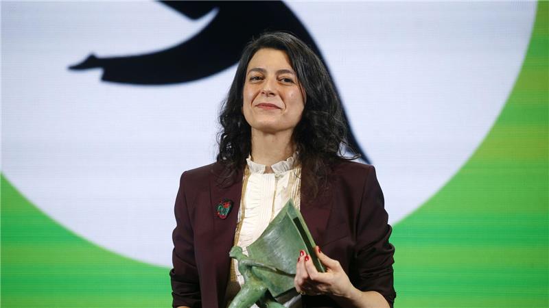 Schweblin bezeichnet die Literatur als „Gegenkraft“ zu Krieg und Gewalt.