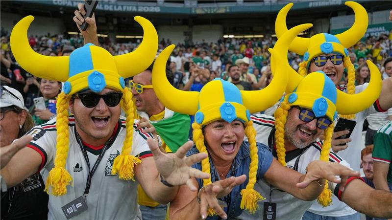 Das war die WM-Nacht: Jubel bei Ivorern und Lob für DFB-Team Schwedens Fans haben Grund zur Freude.