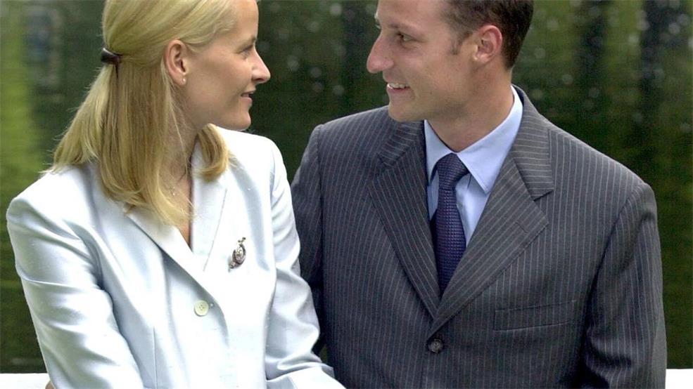 mette-marit-und-haakon-seit-25-jahren-durch-dick-und-d-nn