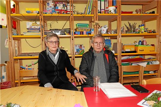 Schweren Herzens geben der Vorsitzende Detlef Körner und Kassiererin Elke Ruh-Wilgeroth aus finanziellen Gründen die Arbeit des Kinderschutzbundes auf und kümmern sich um die Abwicklung des Vereins. Foto: Jambrek