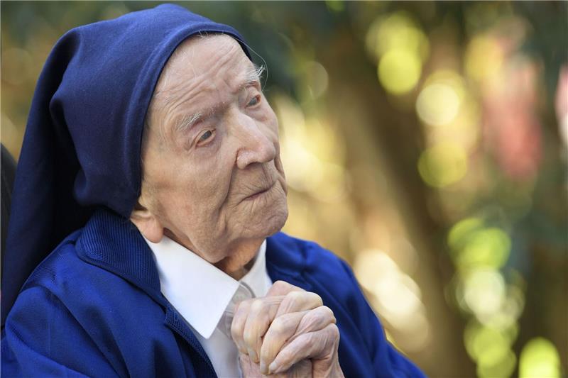 Ältester Mensch der Welt gestorben - Französin wurde 118 Schwester André ist im Alter von 118 Jahren gestorben.