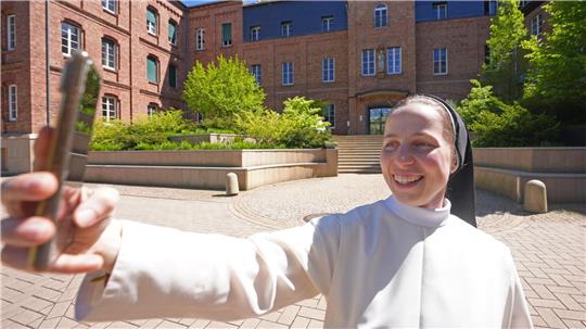 Schwester Clarita ist mit 28 Jahren die Jüngste im Kloster. 