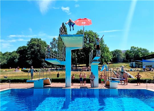 Schwimmen könnte ab 2023 teurer werden in Goslar und Vienenburg.  Archivfoto: Sowa