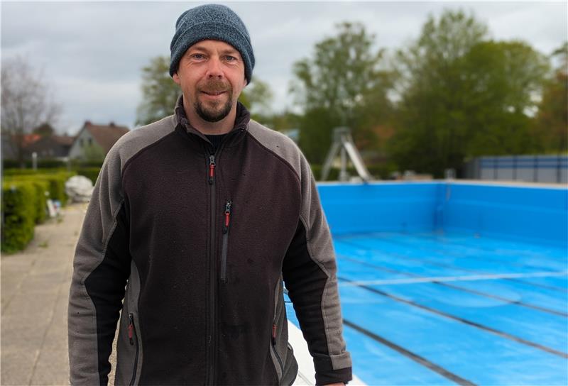 Bald gibt es Pommes im Langelsheimer Freibad Schwimmmeister Tappert sucht eine Hilfskraft für den Sommer. Foto: Raksch