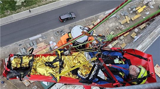 Schwindelfrei müssen die Einsatzkräfte der Höhenrettung auf jeden Fall sein.
