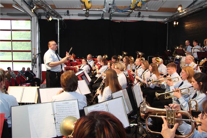 150 Jahre Feuerwehr Langelsheim: Mit Konzert ins Jubiläumsjahr Schwungvoll mit zwei Feuerwehr-Musikzügen geht es in das Jubiläumsjahr: Die Stadt an der Innerste feiert in diesem Jahr „150 Jahre Feuerwehr in Langelsheim“. Foto: Hohaus