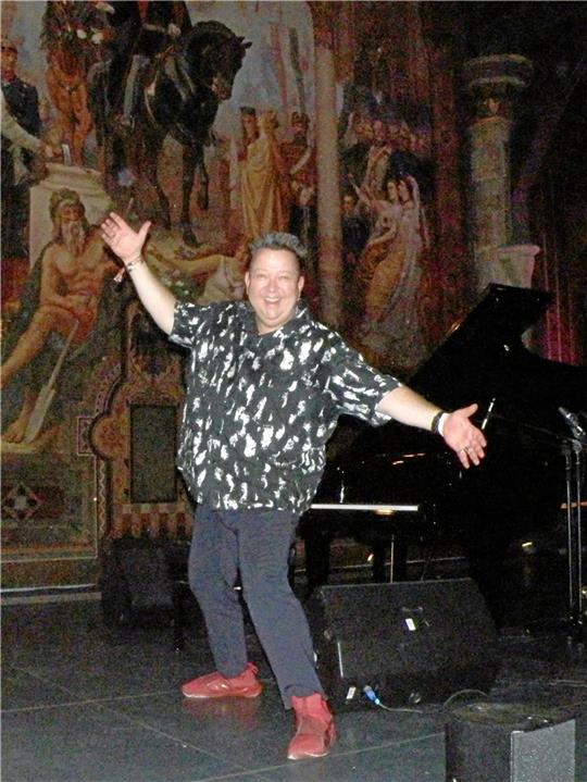 Sebastian Krumbiegel beim Konzert in der Kaiserpfalz. Foto: Habel