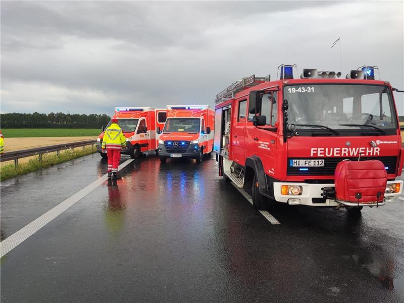 Sechs Rettungswagen waren neben der Autobahnpolizei und der Freiwilligen Feuerwehr Sottrum im Einsatz. Foto: Freiwillige Feuerwehr Sottrum