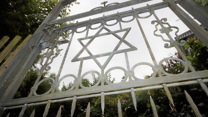 Seesen ist erstmals Hauptgastgeber der Jüdischen Kulturtage – das Foto zeigt das Eingangstor zum jüdischen Friedhof.