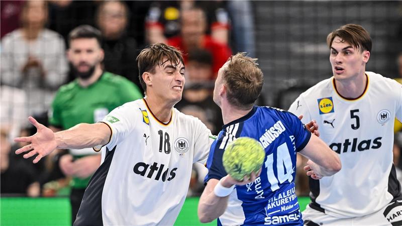 „Fass im Arm“: Wird EM-Neuling Schluroff zum X-Faktor? Sehen sich sehr ähnlich: Miro Schluroff (r) und Julian Köster (l). (Archivbild)