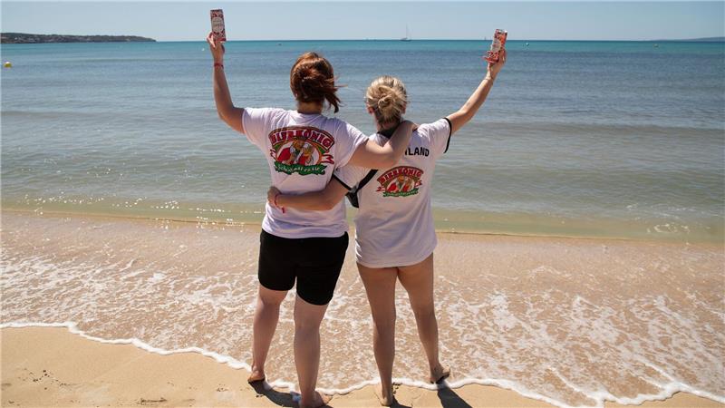 Sehnsucht nach Sonne, Strand und Urlaub auf der Insel. 