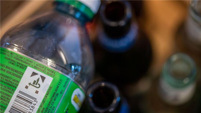 Sein Pfandflaschen-Geld spendete ein Obdachloser an ein Frauenhilfswerk. (Symbolbild) 