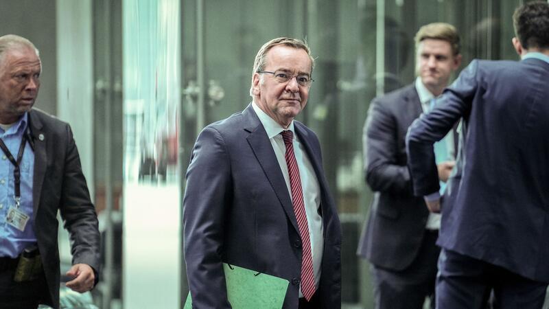Plan für neuen Wehrdienst: 200.000 Reservisten mehr nötig Sein Vorschlag ist ein erster Schritt hin zur möglichen Wiedereinführung einer neuen Wehrpflicht: Boris Pistorius.