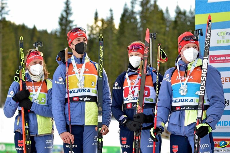 Biathlon-Talente bald gemeinsam auf großer Tour? Sein bisher größter Erfolg: Albert Engelmann führt mit gerade einmal 17 Jahren die deutsche Mixed-Staffel als Schlussläufer zur Silbermedaille bei den Junioren-Europameisterschaften in Slowenien. Foto: Reichert/IBU