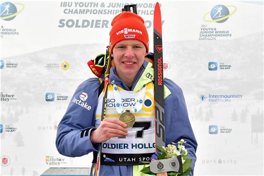 Sein überaus erfolgreicher Auftritt bei der Jugend-WM in den USA hat Biathlet Albert Engelmann nun den Titel Nachwuchssportler des Jahres 2022 in Niedersachsen eingebracht. Foto: Reichert/IBU