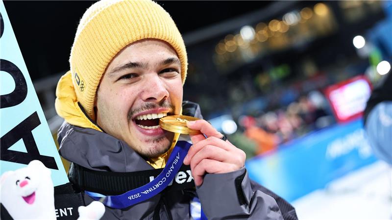 Seine Goldmedaille musste Raimund in den vergangenen Tagen vielen Menschen zeigen.
