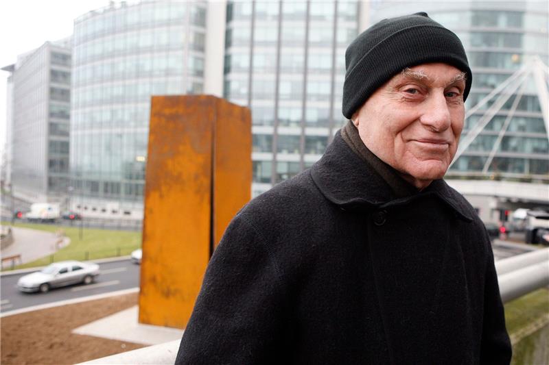 Der Meister des Stahls: US-Künstler Richard Serra gestorben Seinen Entwurf für das Holocaust-Mahnmal in Berlin zog Richard Serra im Streit wieder zurück.
