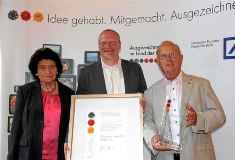 Land der Ideen: Große Auszeichnung für Christian Barsch Seinen Preis widmete Christian Barsch all jenen, die ihn unterstützt haben, vor allem aber Uschi und Jochen Klähn von der Grube Samson. Foto: beckmann