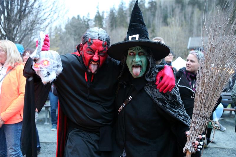 Walpurgis: Der Harz feiert den Tanz mit dem Teufel Seit 2019 hat man solche Gesichter in Altenau nicht mehr gesehen.
