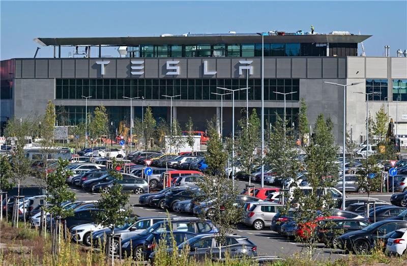 Tesla soll Schmutzwasser-Grenzwerte deutlich überschreiten Seit 2022 produziert Tesla im brandenburgischen Grünheide Elektroautos.