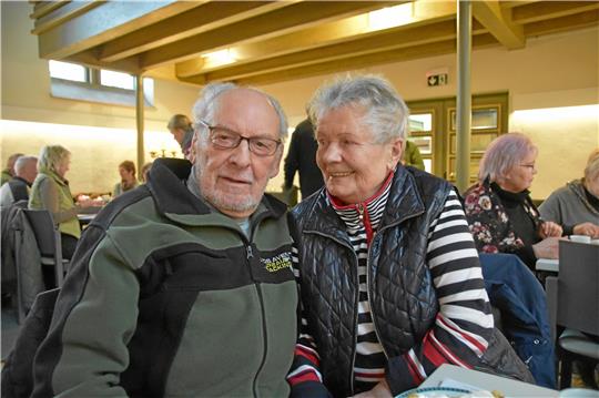 Seit 63 Jahren verheiratet: Gerhard und Irmgard Böhm aus Schulenberg am Samstag beim Adventskaffee. Foto: Berg