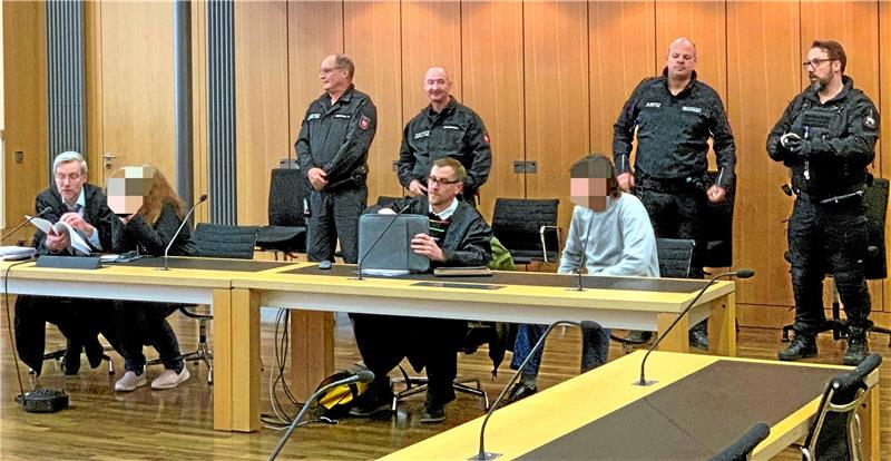 Horror-Missbrauchsfall: Ermittlungen gegen Goslarer Polizisten Seit Anfang März lief in Braunschweig der Prozess gegen ein Ehepaar aus Goslar: Die Mutter (52) soll 13,5 Jahre in Haft und anschließend in Sicherungsverwahrung. Der Adoptivvater (56) wurde zu neuneinhalb Jahre Freiheitsstrafe verurteilt. Archivfoto: Klengel