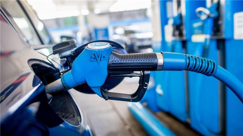 Seit Ausbruch des Iran-Krieges sind die Spritpreise extrem stark angestiegen. (Symbolbild)