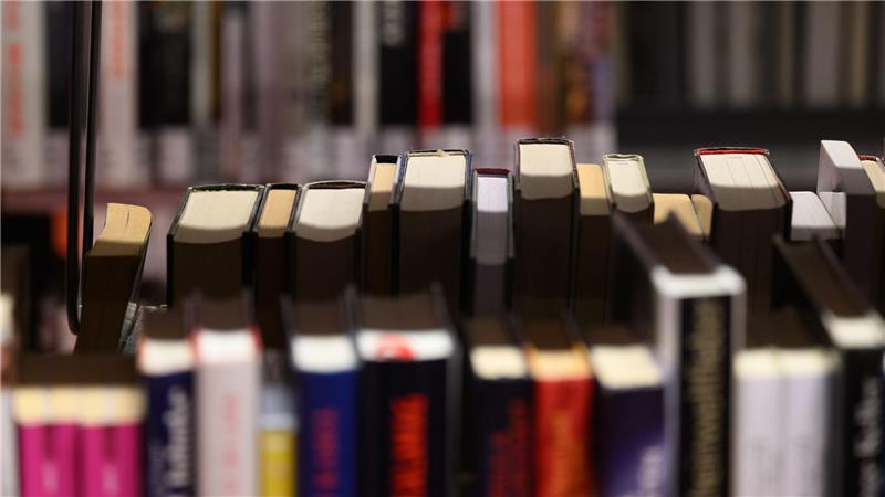 Seit Corona leihen die Menschen in Deutschland wieder mehr Medien in Bibliotheken aus. (Archivfoto)
