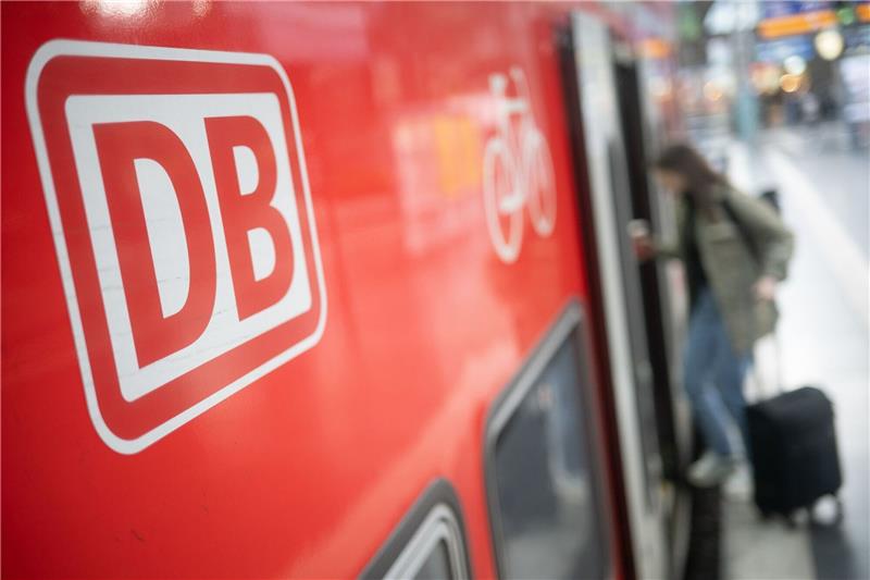 Seit Mai können Menschen in Deutschland für 49 Euro im Monat den öffentlichen Nahverkehr nutzen.