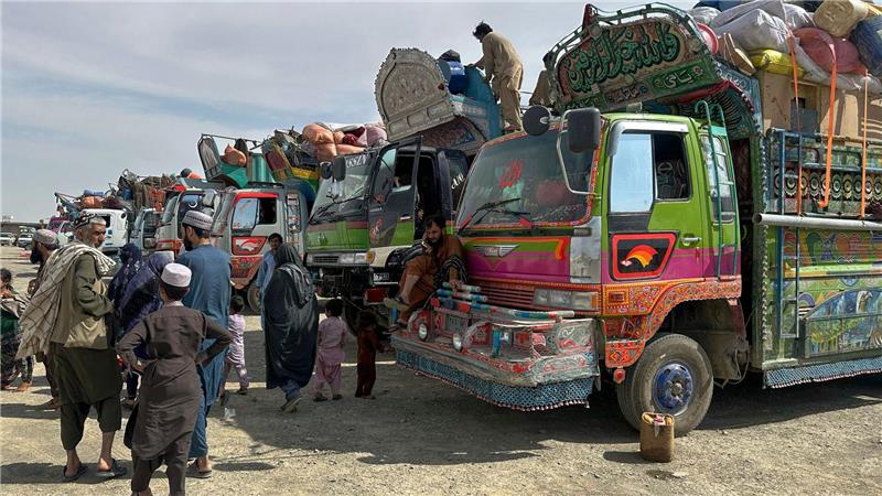 Unionspolitiker empört über Aufnahmen aus Afghanistan Seit Monatsbeginn seien mehr als 127.000 Afghanen aus Pakistan nach Afghanistan zurückgekehrt, teilte das UN-Flüchtlingshilfswerk (UNHCR) mit.(Archivbild)