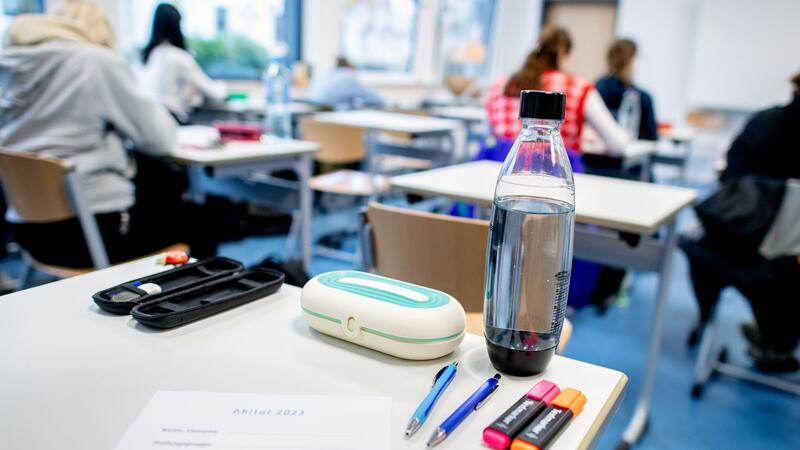 Seit Montag sind die Sommerferien an Schulen in Niedersachsen und Bremen wieder vorbei. (Archivbild)