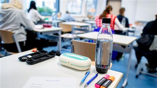 Seit Montag sind die Sommerferien an Schulen in Niedersachsen und Bremen wieder vorbei. (Archivbild)