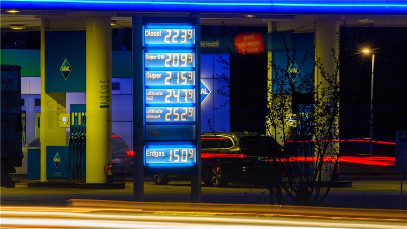 Bundestag beschließt Spritpaket - kommt bald ein weiteres? Seit dem Iran-Krieg sind die Spritpreise deutlich gestiegen.