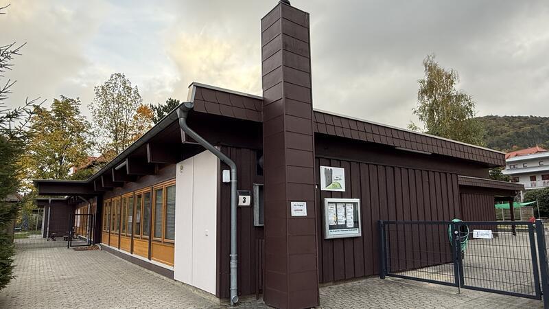 Wie die abgesoffene Kita Burgstraße schnell gerettet werden soll Seit dem Sommer ist der Kindergarten in der Burgstraße wegen eines massiven Wasserschadens geschlossen.