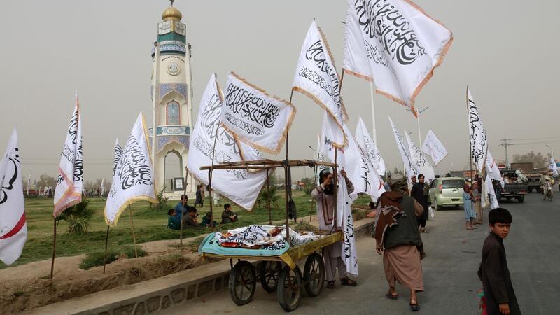 Abschiebung von Afghanen: Taliban offen für Zusammenarbeit Seit der erneuten Machtübernahme der Taliban in Kabul im August 2021 gilt in Deutschland ein Abschiebestopp für Afghanen.