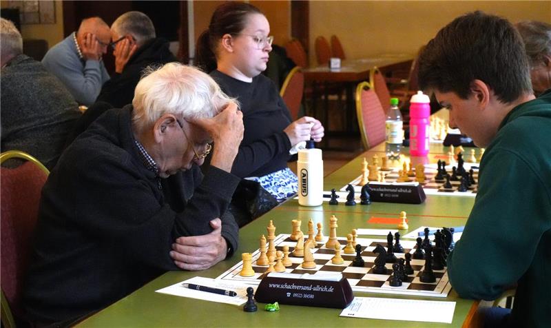 Bad Harzburger Schachtage: Der 92-Jährige, der für das Spiel lebt Seit etwa 20 Jahren nimmt Joachim Thielemann regelmäßig an den Bad Harzburger Schachtagen teil.