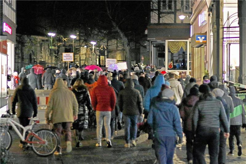 Anti-Corona-Demo in Goslar wird aufs Osterfeld verlegt Seit mehr als einem Jahr kommen Impfgegner und Kritiker der Corona-Auflagen in Goslar zusammen. Archivfoto: Epping