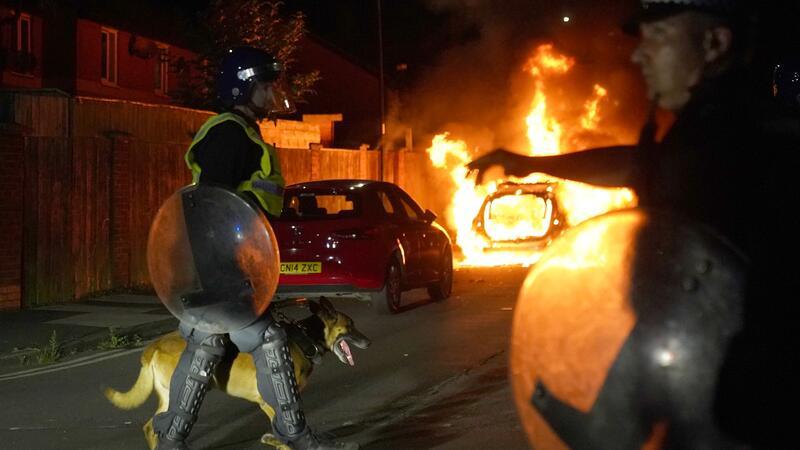 Starmer droht vor neuer Randale mit Härte des Gesetzes Seit mehr als einer Woche gibt es fast jeden Abend schwere Randale. (Archivbild)