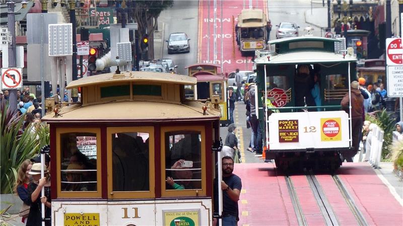 Cable Car in San Francisco stoppt abrupt: 15 Verletzte Seit über 150 Jahren fahren Cable Cars durch San Francisco. (Archivbild)