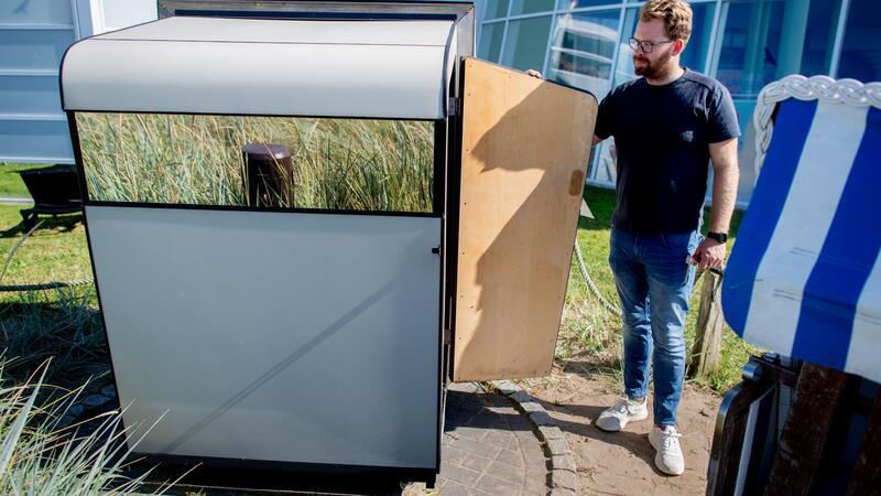 Schwitzen in der Strandkorbsauna Seit zwei Jahren gibt es in Cuxhaven das Angebot einer Strandkorbsauna.