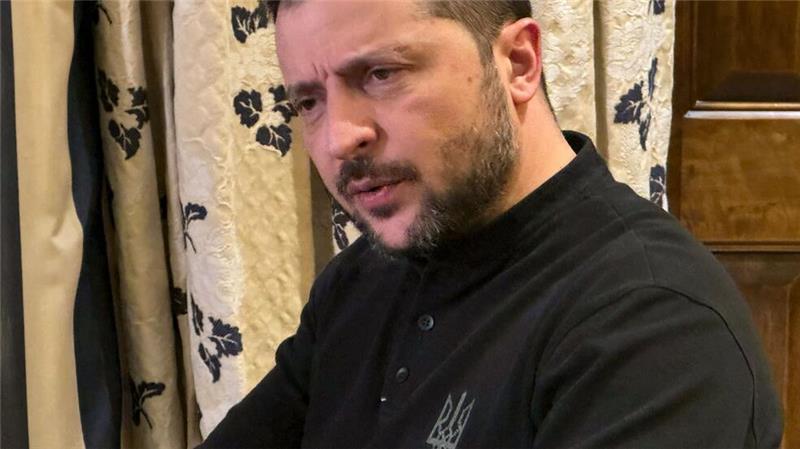 Selenskyj lobte, dass Deutschland immer sehr pragmatisch Hilfe geleistet habe und dabei „nicht sehr laut“ gewesen sei.