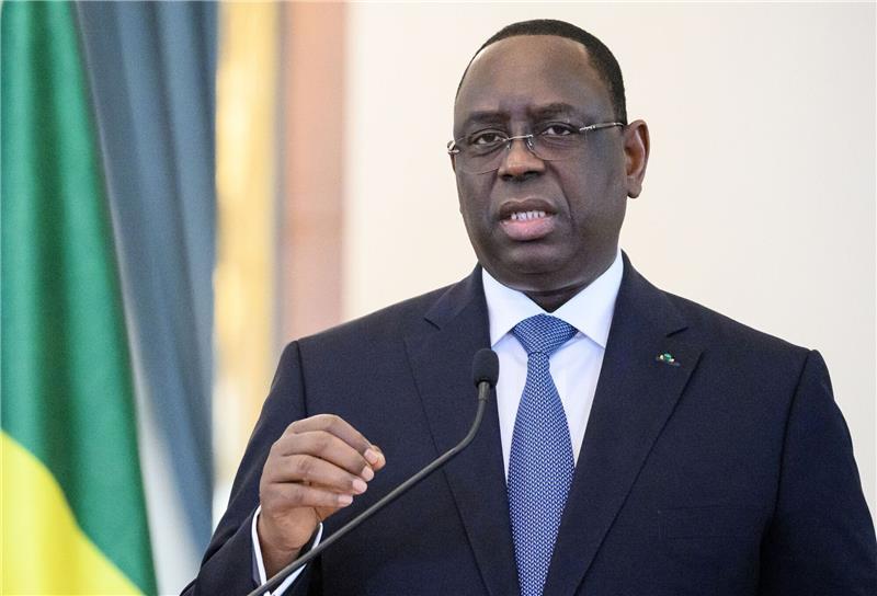 Kurz vor den Wahlen: Senegals Präsident entlässt Regierung Senegals Präsident Macky Sall hat seine Regierung entlassen.
