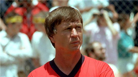 Sepp Piontek erlangte als Trainer der dänischen Nationalmannschaft Kultstatus in Dänemark. (Archivbild)