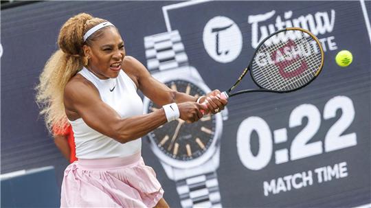 Serena Williams schied in Berlin im Doppel gleich aus.
