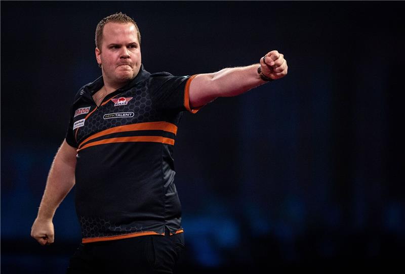 „Auberginen-König” siegt bei Darts-WM - Nun gegen van Gerwen Setzte sich knapp gegen Ross Smith durch: Dirk van Duijvenbode.