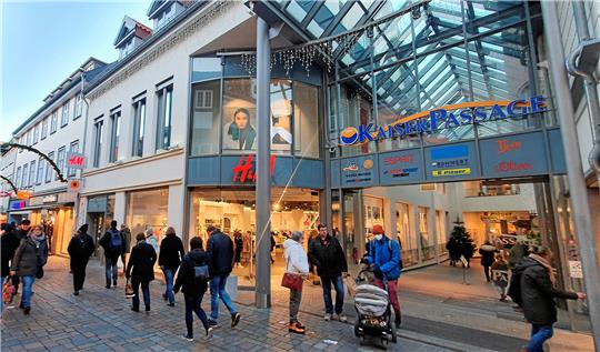 Shoppen ohne Kontrolle: Die 2G-Regel im Einzelhandel gehört der Vergangenheit an. Foto: Sowa