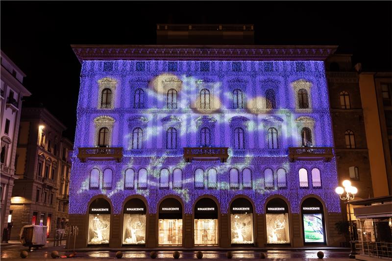 Für den Seesener „Lichterzauber“ hängen die Ketten Sich abwechselnde Lichterwelten, wie an diesem Gebäude in Florenz, sind mit der LED-Technik der italienischen Firma möglich. Foto: Maik Herrmann Event/pro.twinkly.com