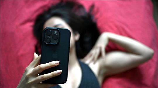 Sich selbstbewusst und sexy zu fühlen ist wohl der Grund für viele, „Thirst Traps“ zu posten. (Symbolbild)